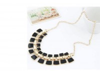 collar negro de eslabones